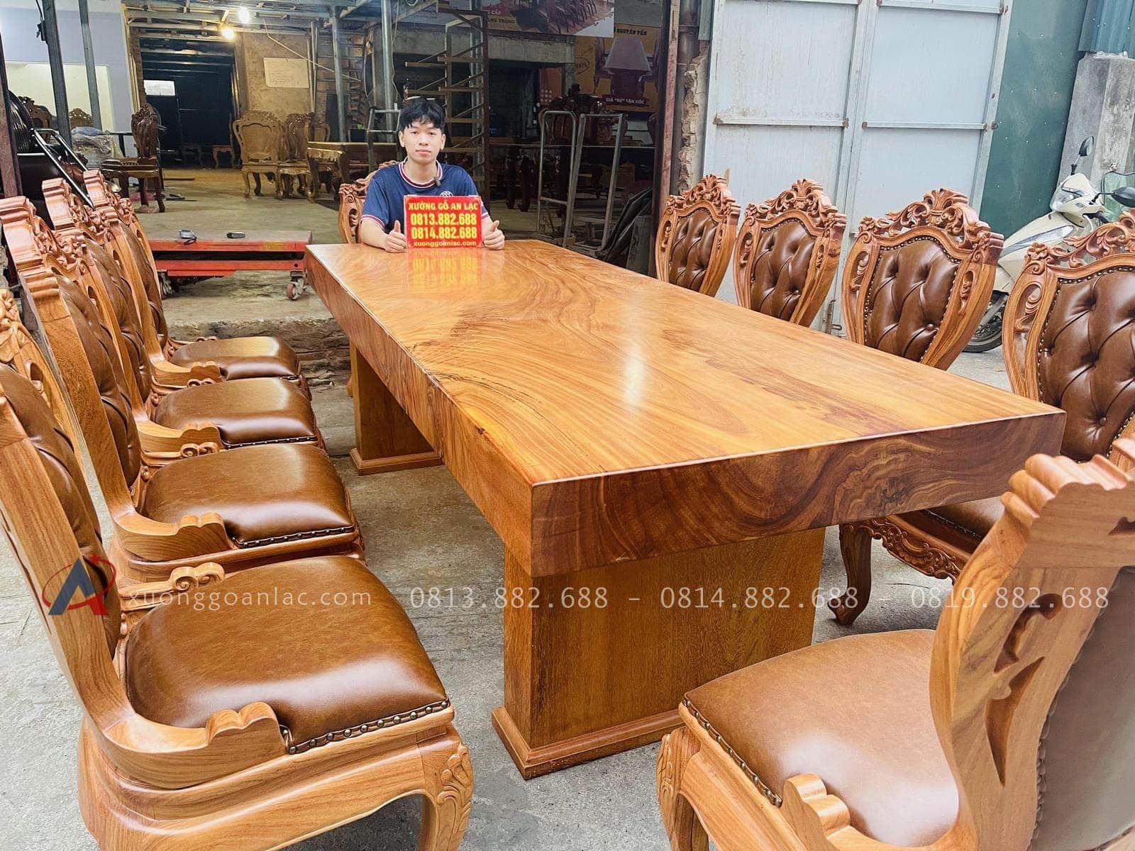 Bộ bàn ăn nguyên khối 10 ghế louis có tay bọc đệm gỗ gõ đỏ (Chị Dáng, Quảng Ninh) 26 bàn ghế ăn gỗ gõ hoàn thiện