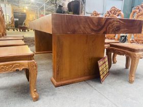 Bộ bàn ăn nguyên khối 8 ghế hồng hạt gỗ gõ đỏ siêu vip (Chú Sâm, Hà Nội) 18 chân bàn nguyên khối dày 15p