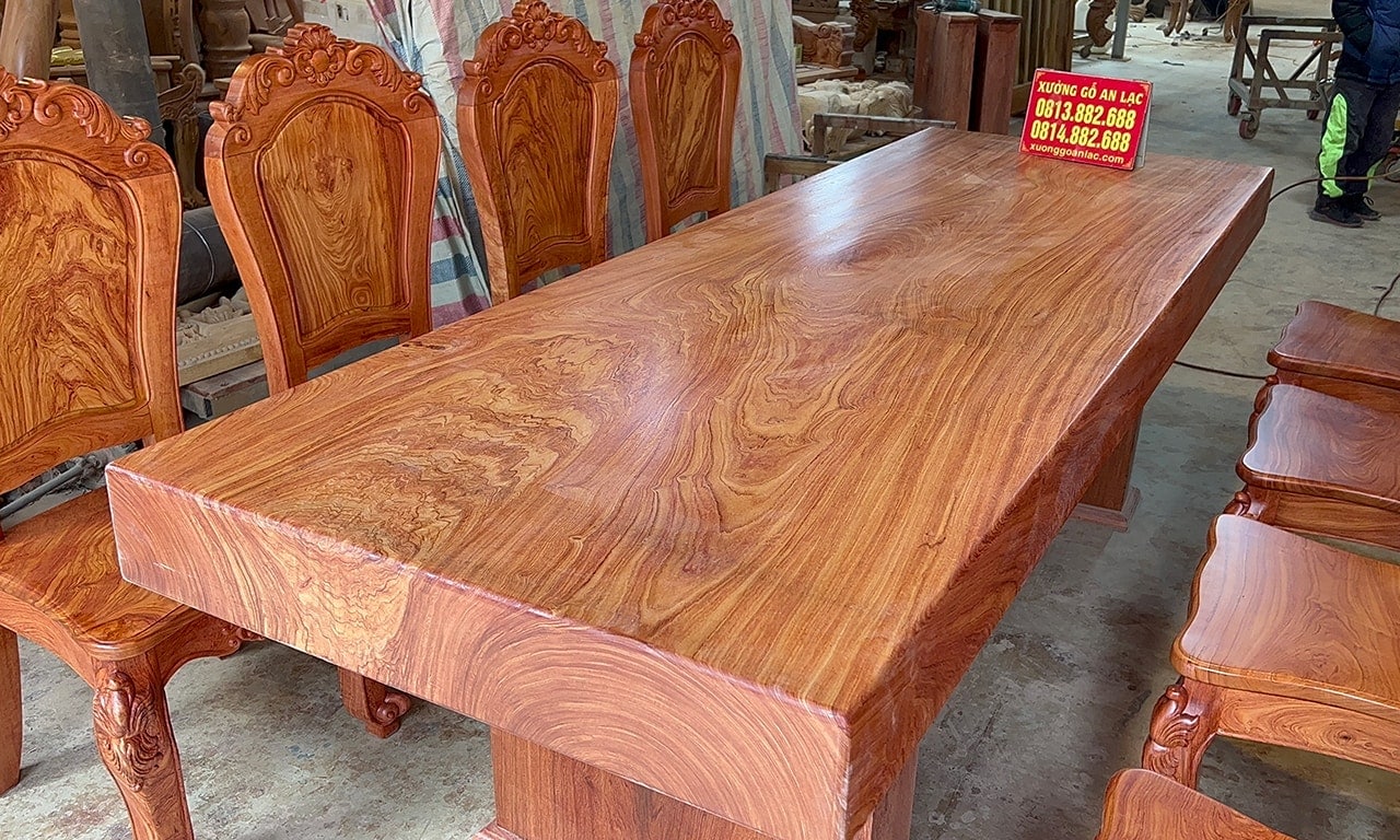 Bàn ăn gỗ nguyên khối hương đá cao cấp
