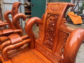 vách ghế đơn đục họa tiết cầu kỳ