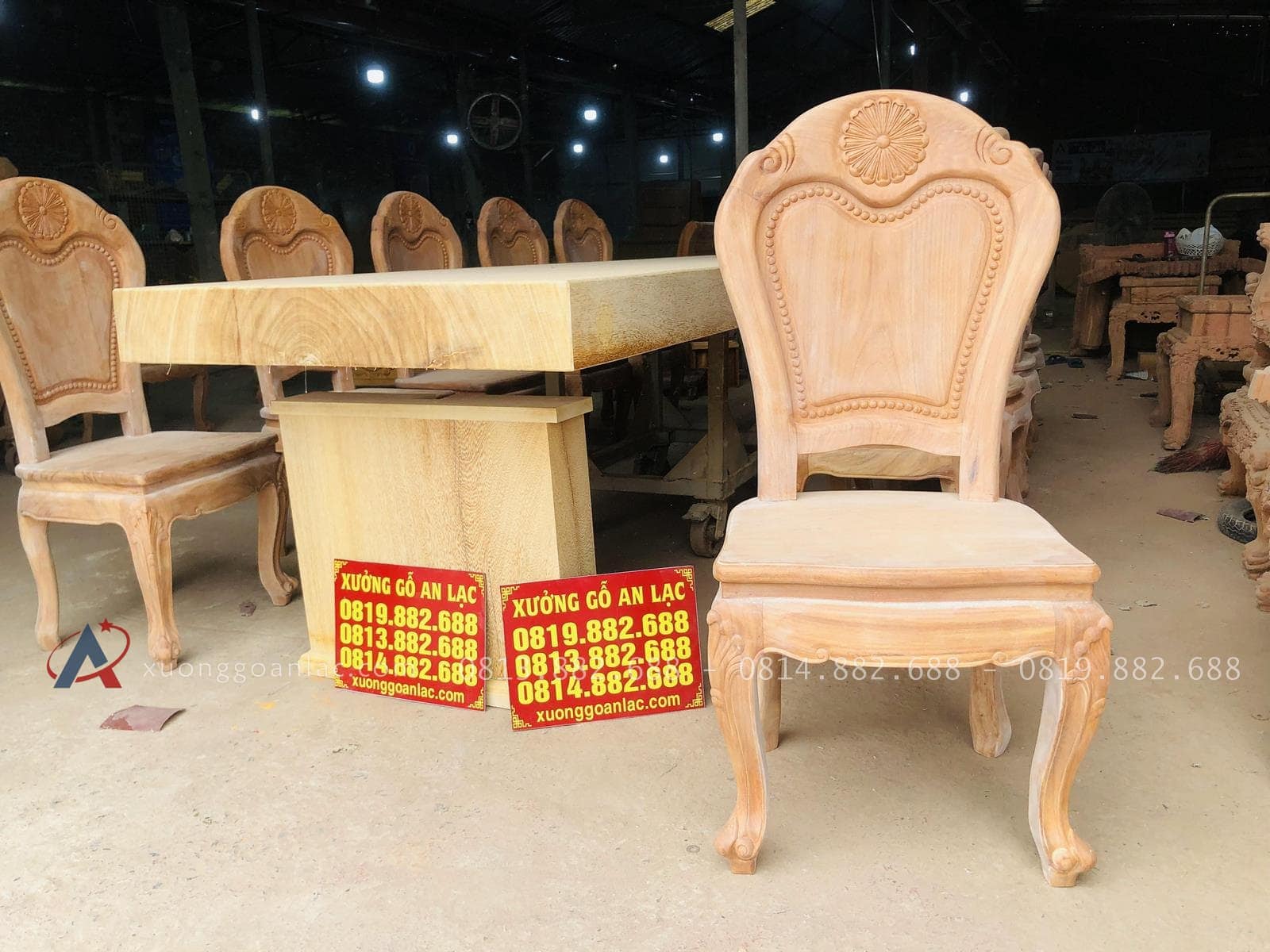 Bộ bàn ăn nguyên khối gỗ gõ đỏ 10 ghế hoa sen bản mộc hoàn thiện (Cô Thanh, Quảng Ninh) 21 Mẫu ghế hoa sen sang trọng, trang nhã