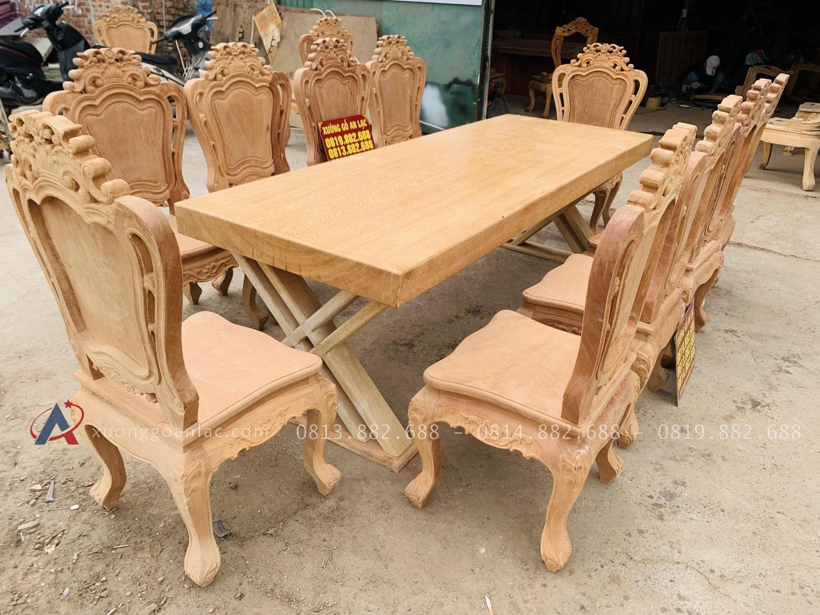 Bản mộc siêu phẩm bàn ăn nguyên khối 10 ghế louis hoa lá tây gỗ gõ đỏ (Anh Thịnh, Thái Bình) 21 bộ bàn ghế ăn gỗ gõ đỏ cao cấp