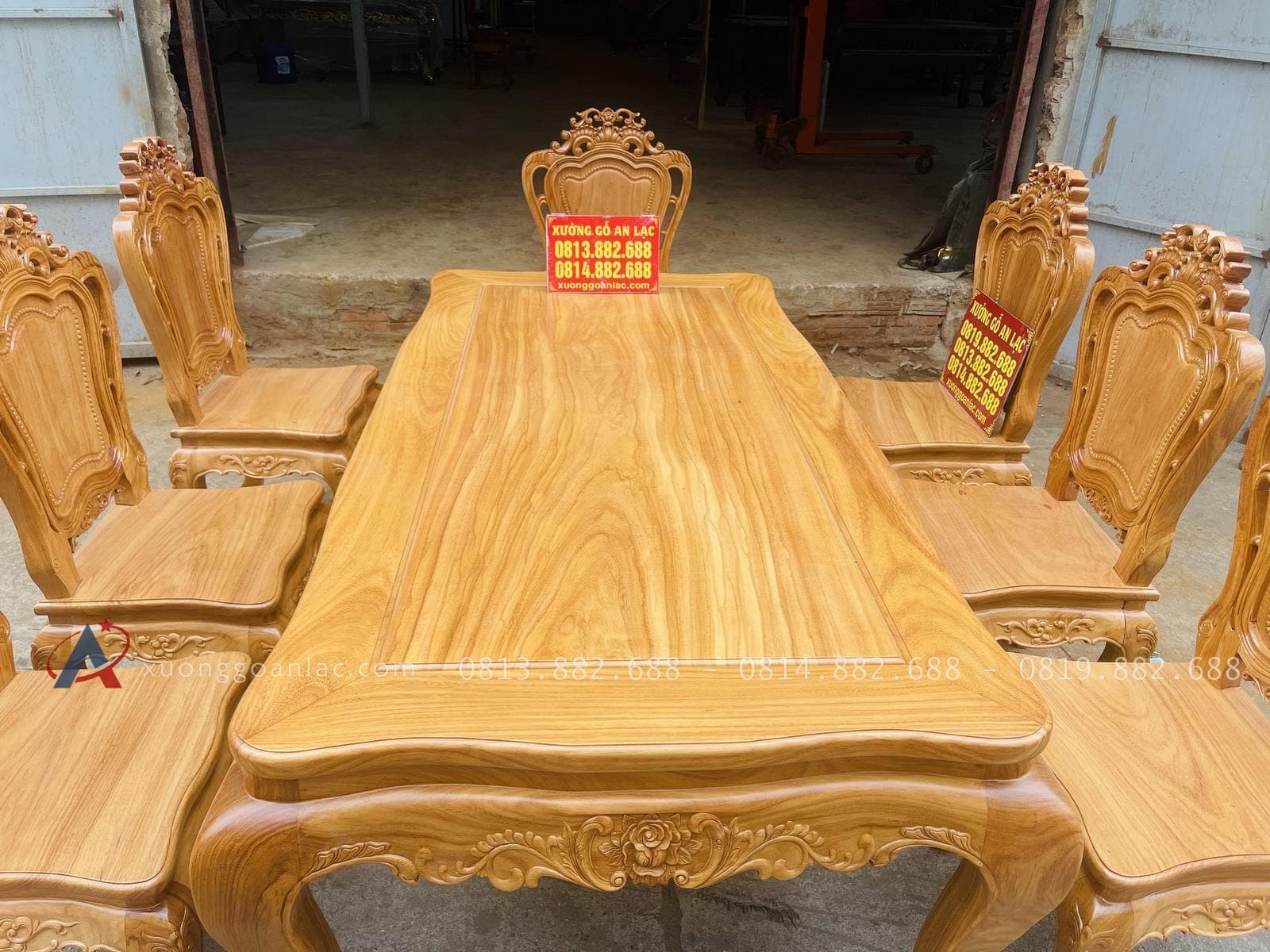 Bộ bàn ăn hoàng gia 8 ghế louis gỗ gõ đỏ (Chị Lâm, Hưng Yên) 22 mặt bàn gỗ gõ đỏ siêu vân
