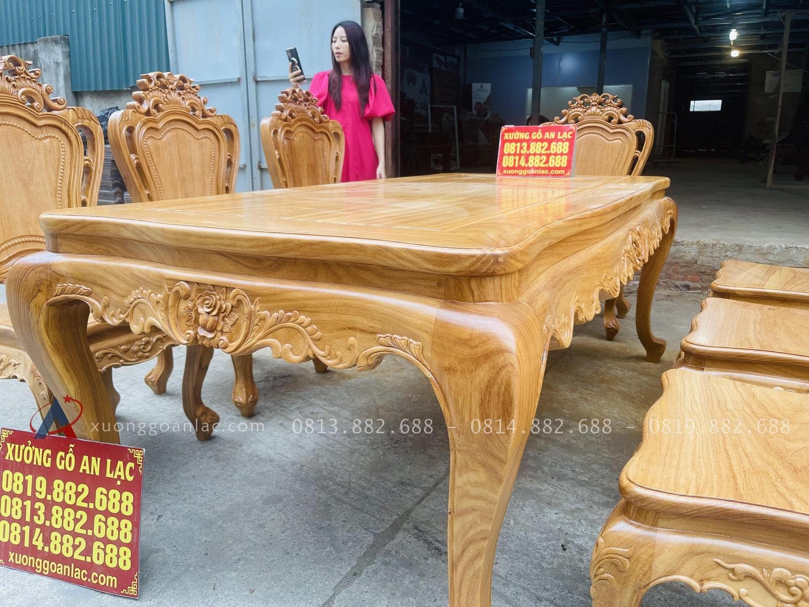 Bộ bàn ăn hoàng gia 8 ghế louis gỗ gõ đỏ (Chị Lâm, Hưng Yên) 23 Hệ chân, yếm quây đặc trưng phong cách hoàng gia