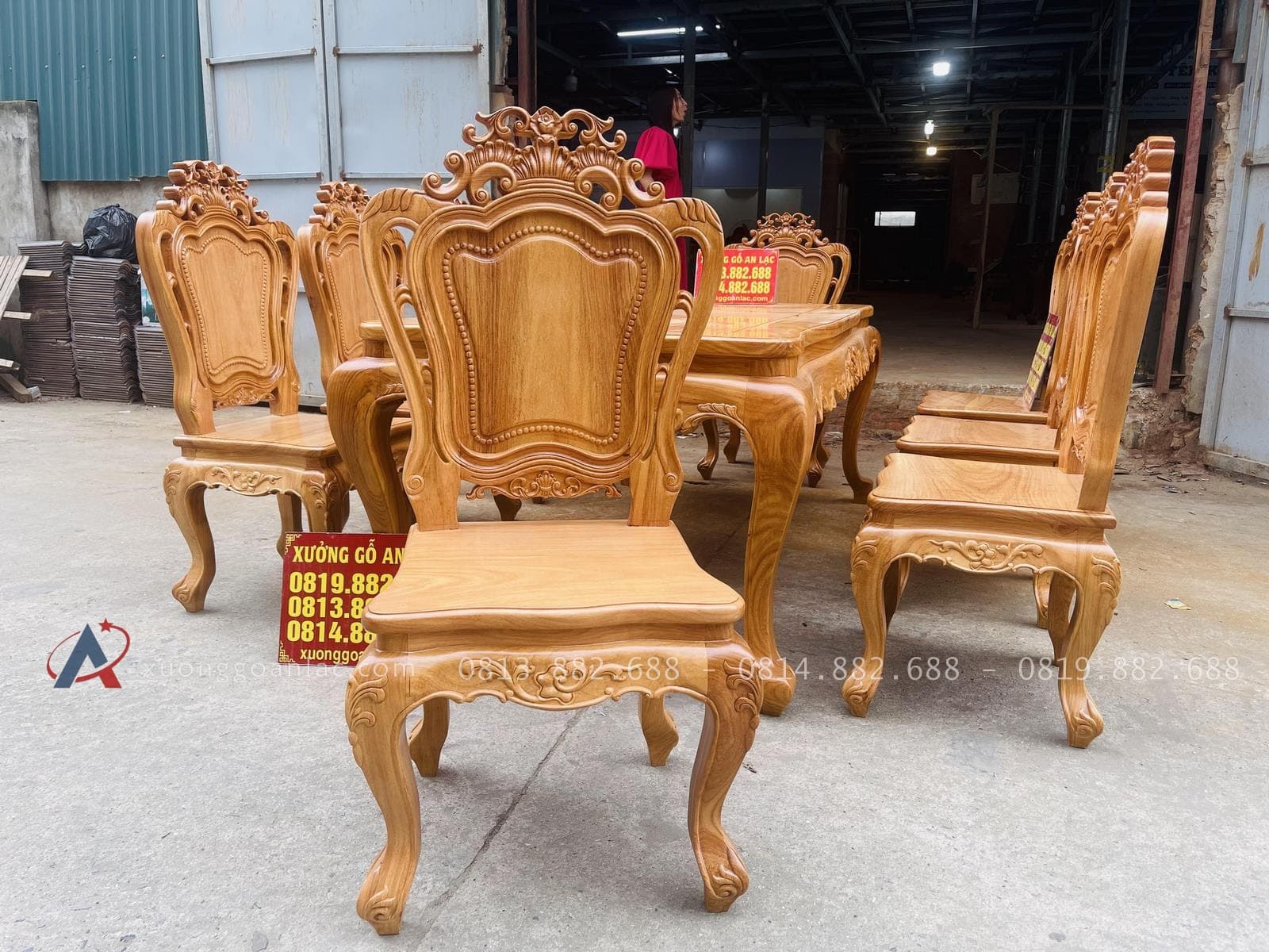Bộ bàn ăn hoàng gia 8 ghế louis gỗ gõ đỏ (Chị Lâm, Hưng Yên) 24 ghế louis hoàng gia gỗ gõ cao cấp