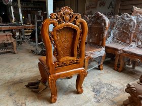 Mẫu ghế ăn hồng hạt chân 10 chương 7 rộng 55cm sâu 50cm 11 mặt sau của ghế louis hồng hạt