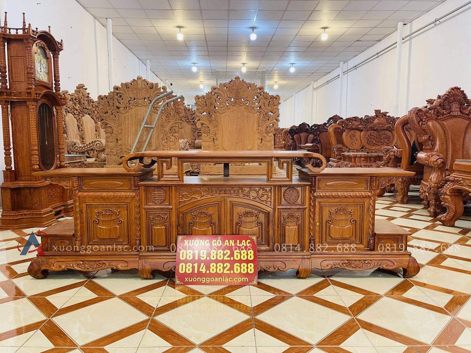 Kệ tivi sừng trâu gỗ hương đá sang trọng (Anh Tiến, Nghệ An) 16 kệ tivi sừng trâu gỗ hương đá sang trọng