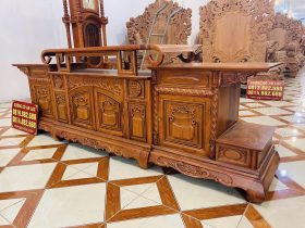 Kệ tivi sừng trâu gỗ hương đá sang trọng (Anh Tiến, Nghệ An) 15 Mặt tiền của kệ đục họa tiết tinh xảo