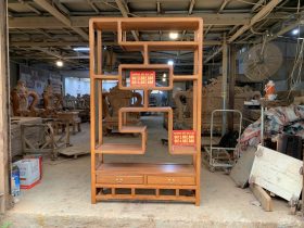 kệ trang trí gỗ gõ đỏ