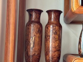 Kệ trang trí gỗ gõ đỏ (Anh Tú, Thanh Xuân - Hà Nội) 18 kệ trưng bày đồ decor