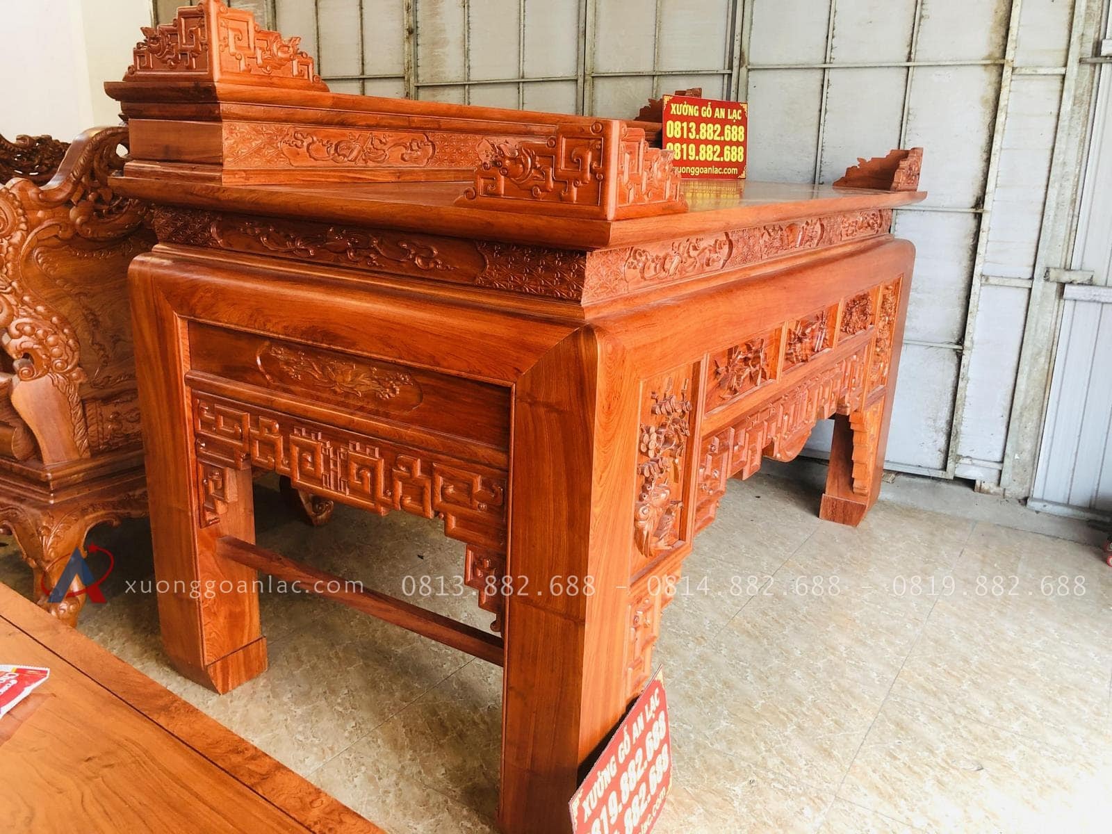 Mẫu án gian nhị cấp đục tứ quý 2m37 gỗ hương đá siêu vip chân 17 42 án gian gỗ hương đá chân 17
