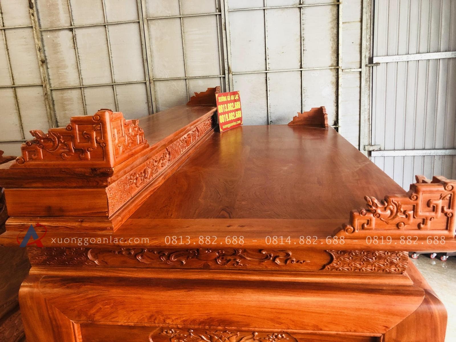 Mẫu án gian nhị cấp đục tứ quý 2m37 gỗ hương đá siêu vip chân 17 37 Án gian nhị cấp tiện dụng