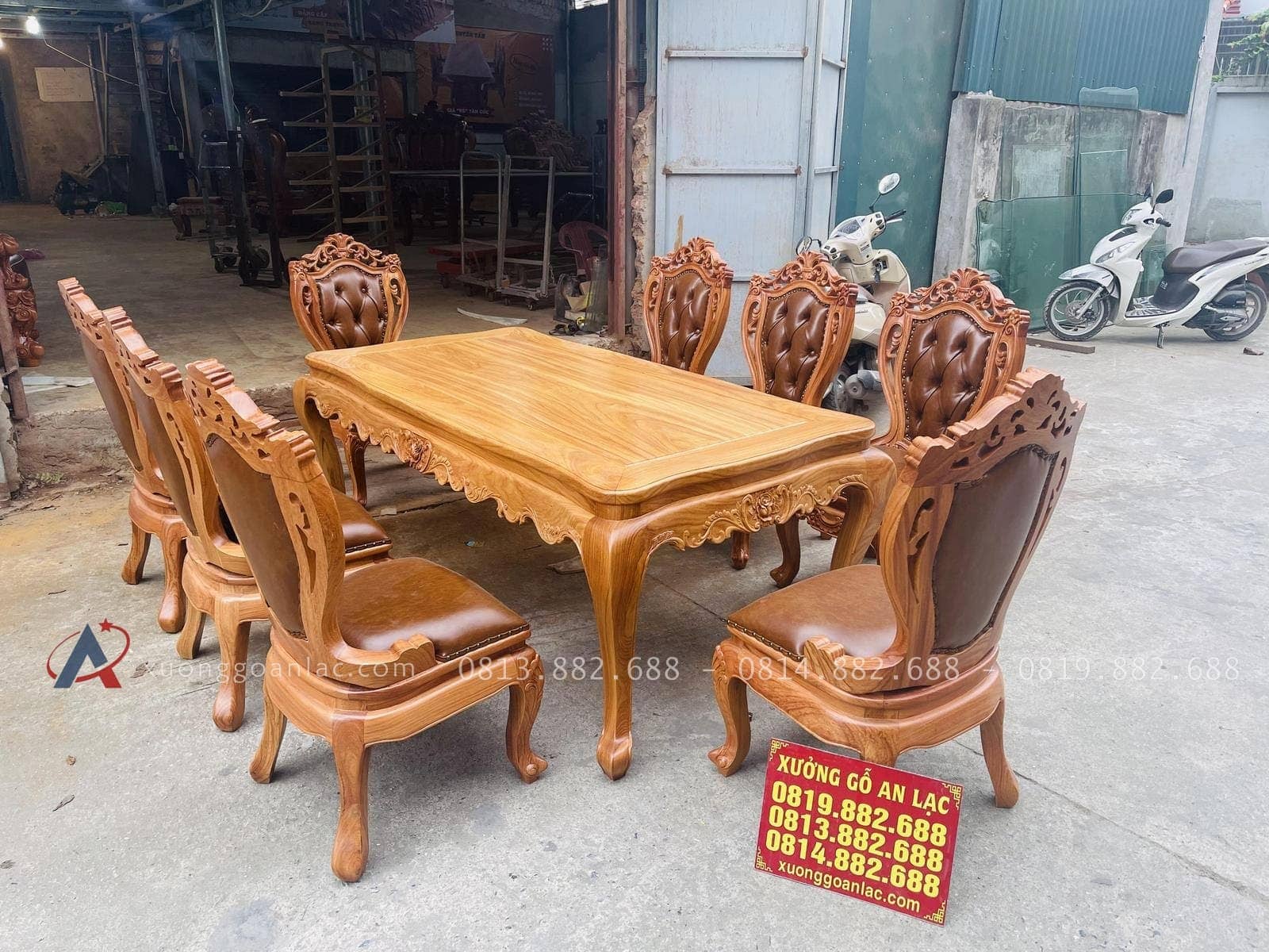 Bộ bàn ăn hoàng gia 8 ghế louis có tay bọc đệm gỗ gõ đỏ (Chị Linh, Phú Thọ) 31 bộ bàn ghế ăn hàng cao cấp