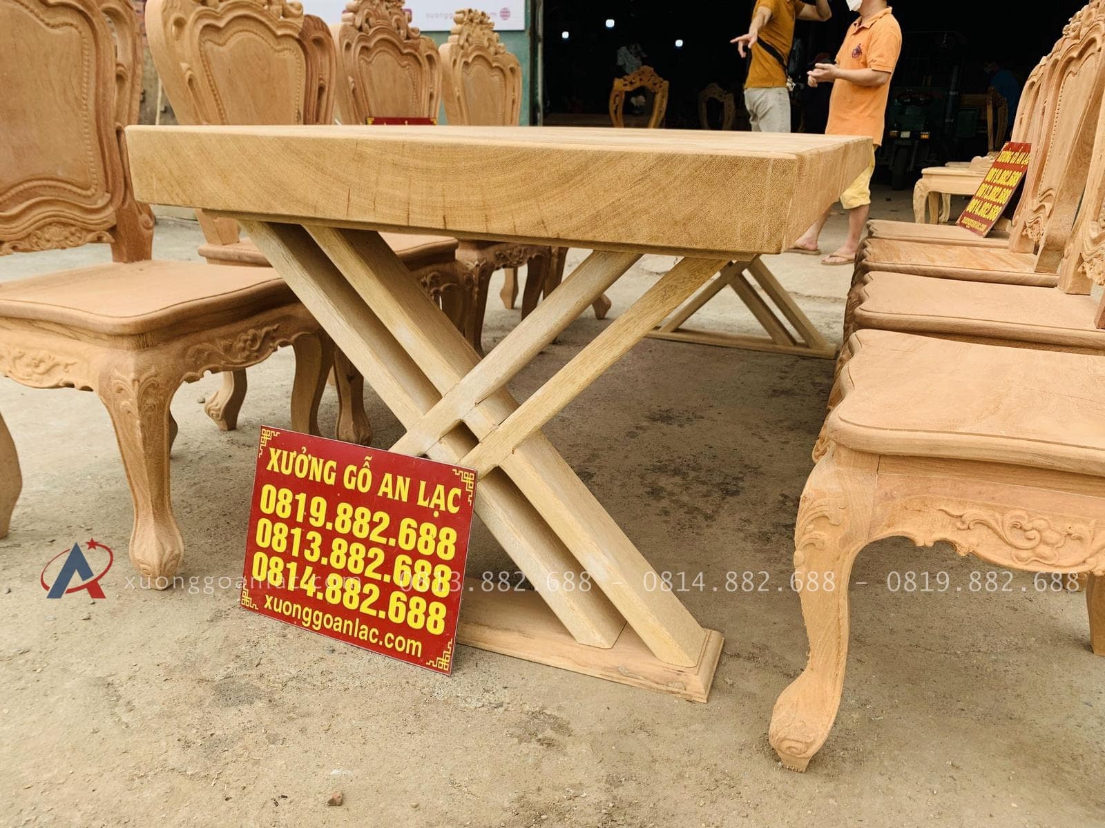 Bộ bàn ăn nguyên khối 8 ghế louis hoa lá tây gỗ gõ đỏ hoàn thiện mộc (Anh Tuấn, Hà Đông) 23 mặt bàn dày 10p kết hợp chân chữ X