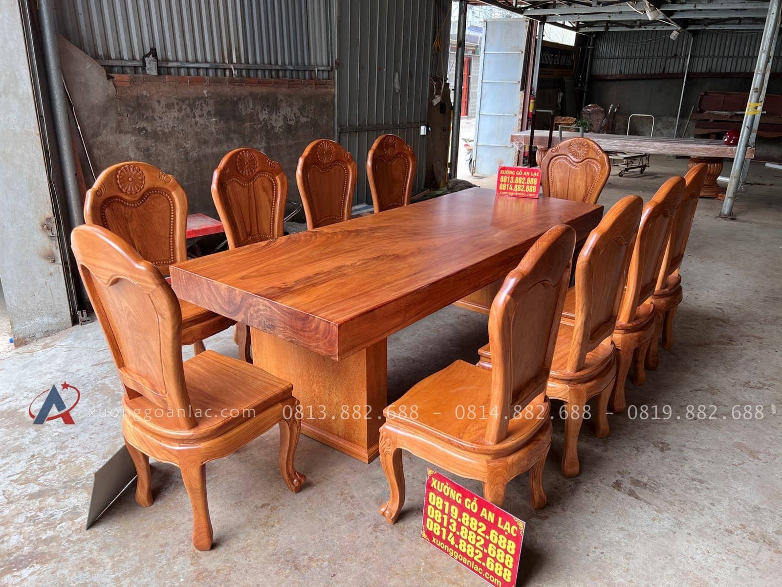 Mẫu ghế ăn hoa cúc cao cấp gỗ gõ đỏ 38 bàn ăn nguyên khối ghế hoa cúc lên màu cánh gián