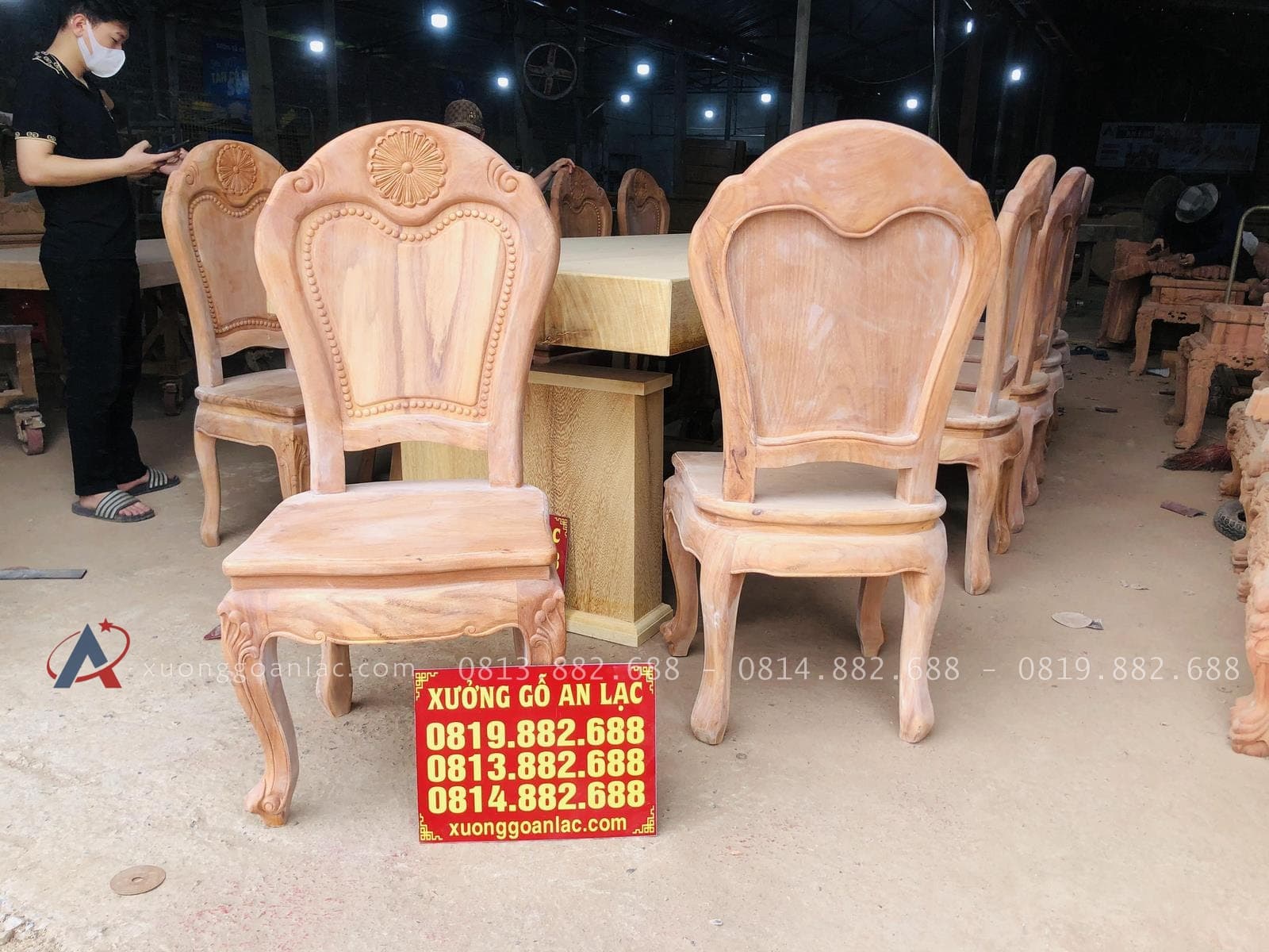Mẫu ghế ăn hoa cúc cao cấp gỗ gõ đỏ 28 hai mặt trước sau của ghế