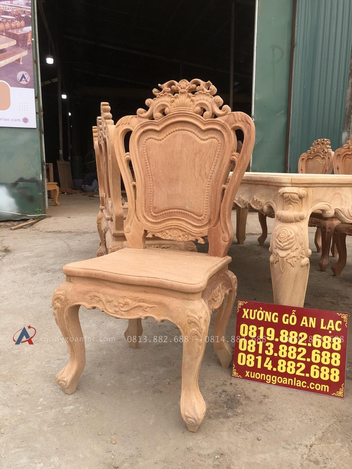 Mộc bàn ăn hoàng gia 10 ghế louis hoa lá tây không tay gỗ gõ đỏ (Anh Chính, Quảng Ninh) 31 mẫu ghế louis hoàng gia không tay