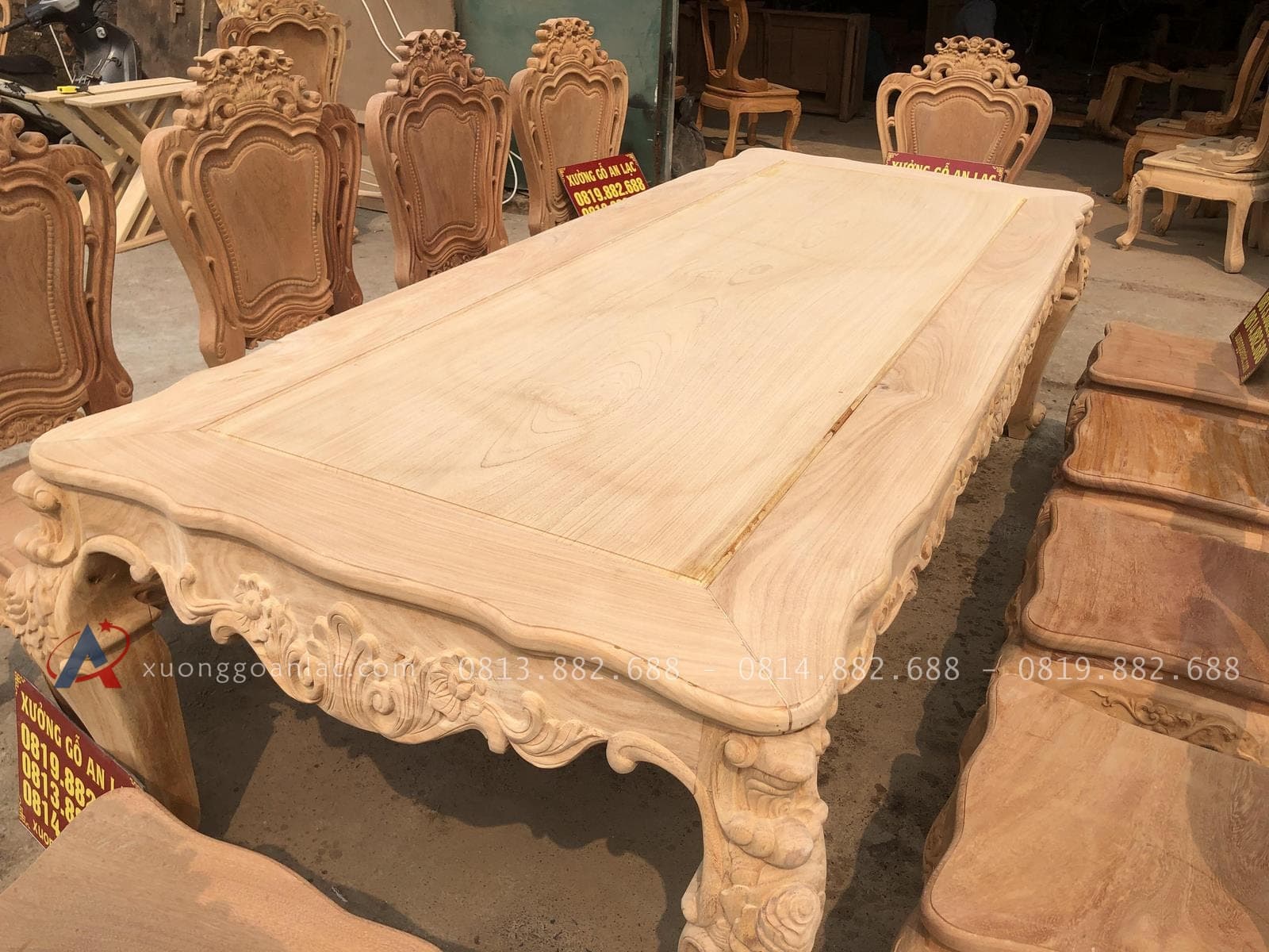 Mộc bàn ăn hoàng gia 10 ghế louis hoa lá tây không tay gỗ gõ đỏ (Anh Chính, Quảng Ninh) 26 mẫu bàn ăn khung ván gỗ gõ đỏ