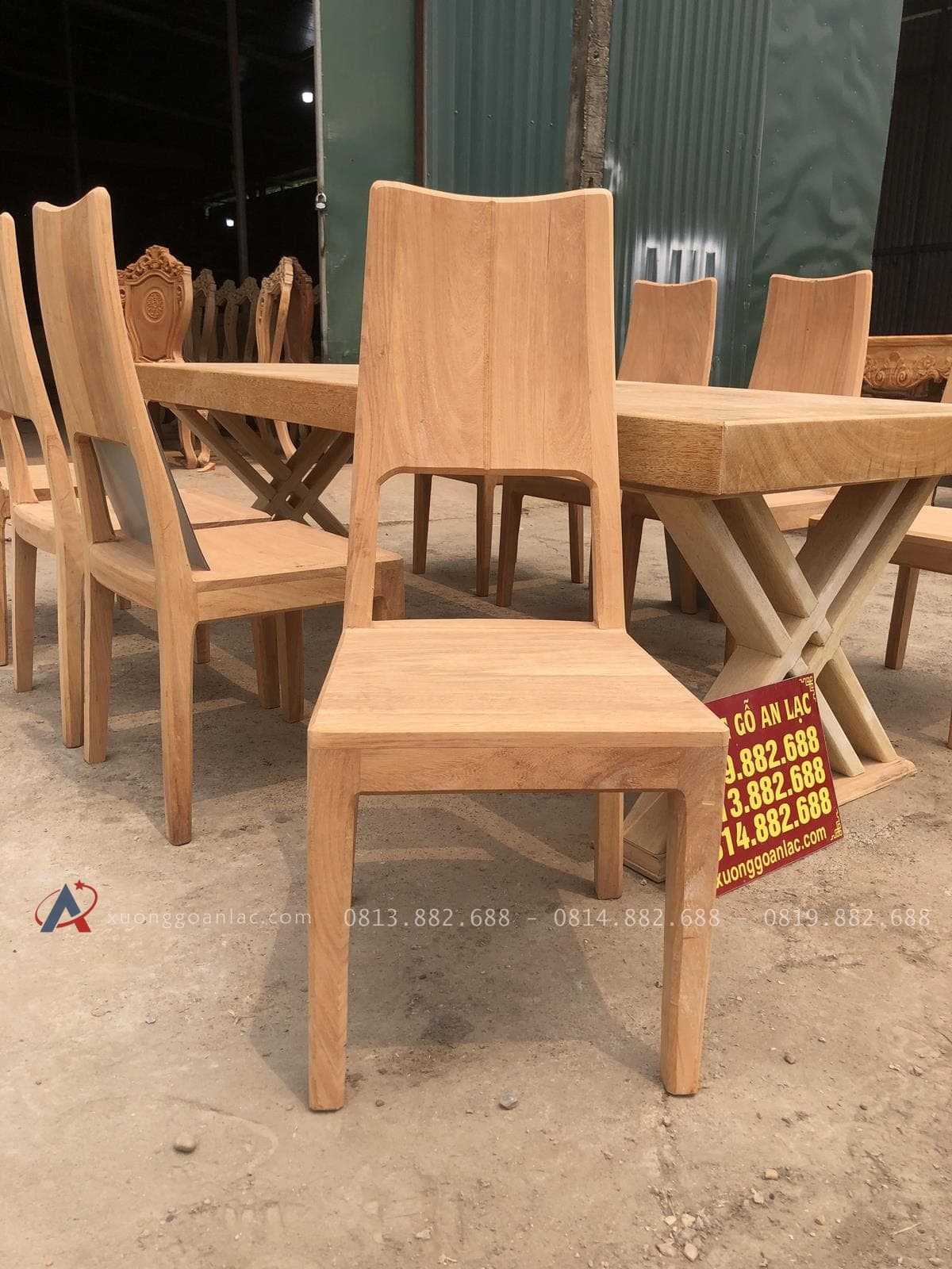 Bộ bàn ăn nguyên khối 8 ghế hiện đại gỗ gõ đỏ bản mộc (Anh Mạnh, Ninh Bình) 28 ghế ăn lưng cao ghép 2 tấm