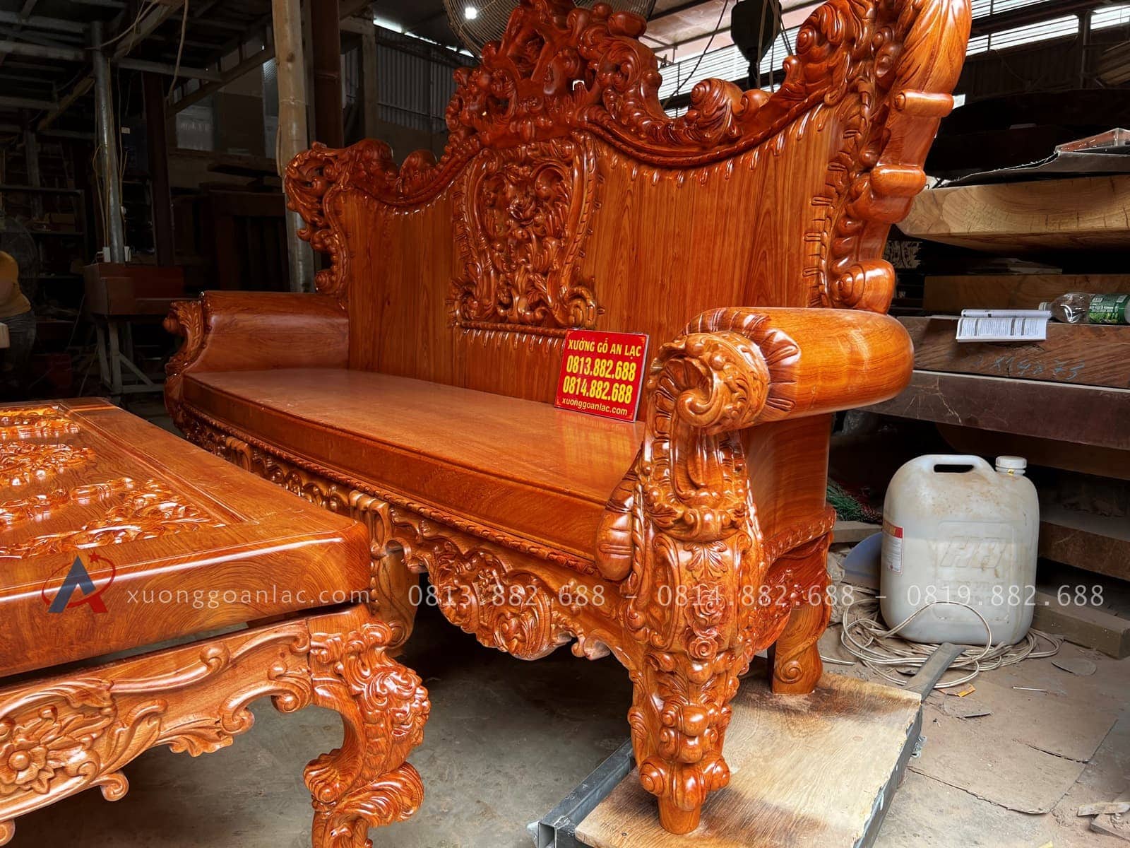Mẫu bàn ghế hoàng gia nguyên khối 6 món gỗ Hương Đá 46 mặt ghế nguyên khối siêu dày