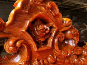 Mẫu bàn ghế hoàng gia nguyên khối 6 món gỗ Hương Đá 33 đỉnh chương đục hoa hồng lá tây