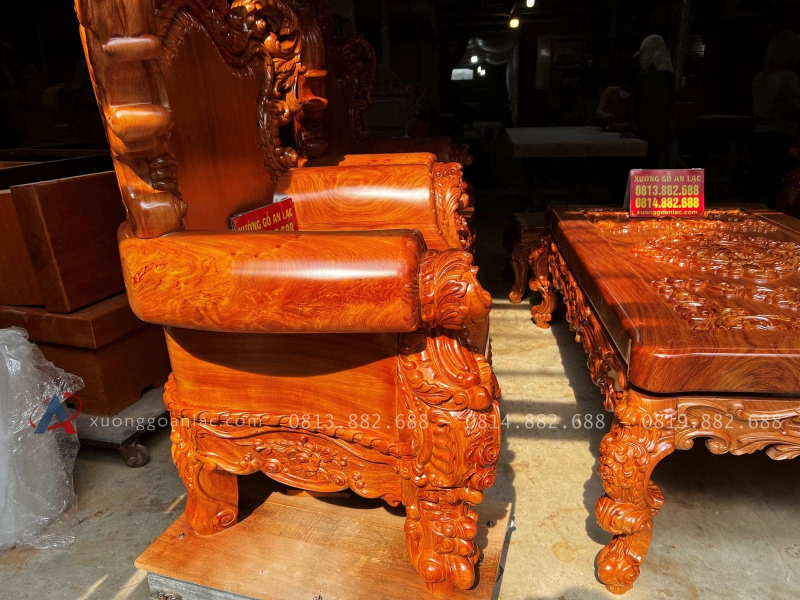 Mẫu bàn ghế hoàng gia nguyên khối 6 món gỗ Hương Đá 52 tay ghế nguyên khối cuộn cong, chân 18 nguyên khối