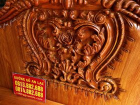 Mẫu bàn ghế hoàng gia nguyên khối 6 món gỗ Hương Đá 26 trung tâm vách đục hoa hồng lá tây