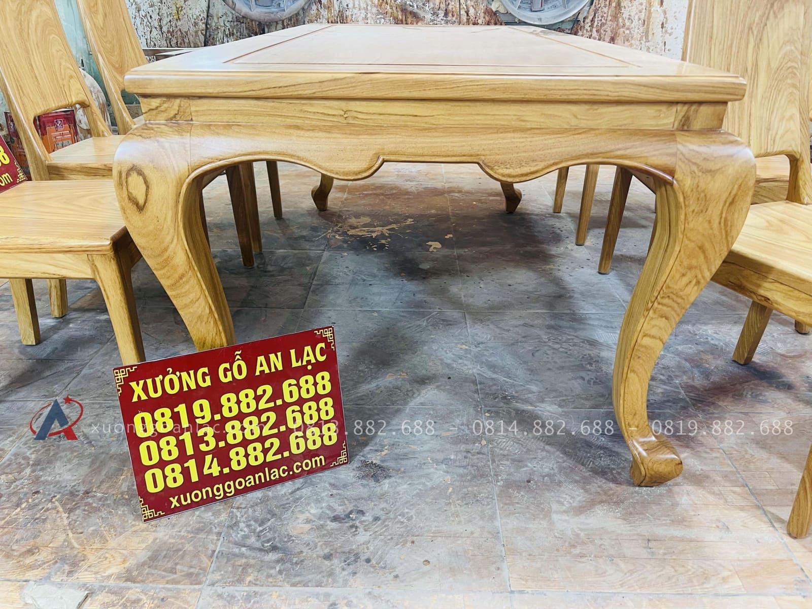 Bộ bàn ăn chữ nhật 6 ghế hiện đại gỗ gõ đỏ (Cô Hiền, Cao Bằng) 21 yếm và chân bàn thiết kế cách điệu