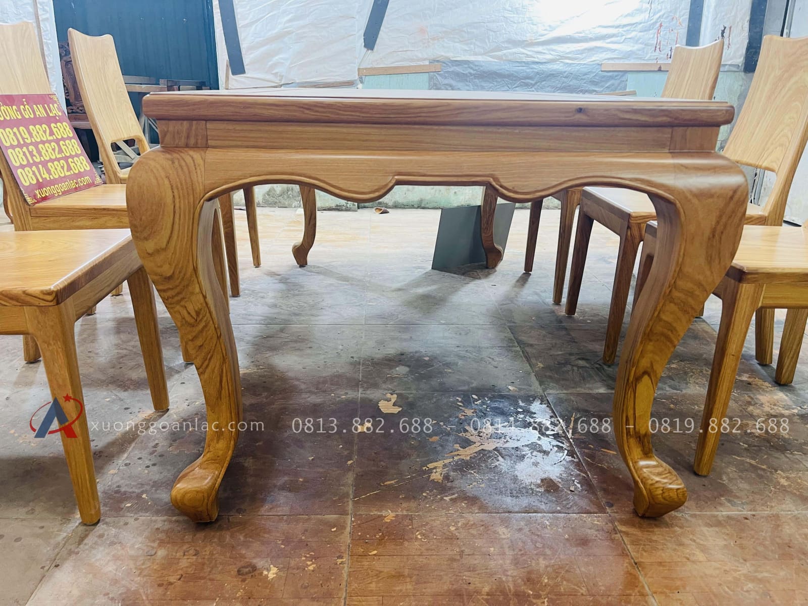 Bộ bàn ăn chữ nhật 6 ghế hiện đại gỗ gõ đỏ (Cô Hiền, Cao Bằng) 22 bàn ăn chân cong hoàng gia