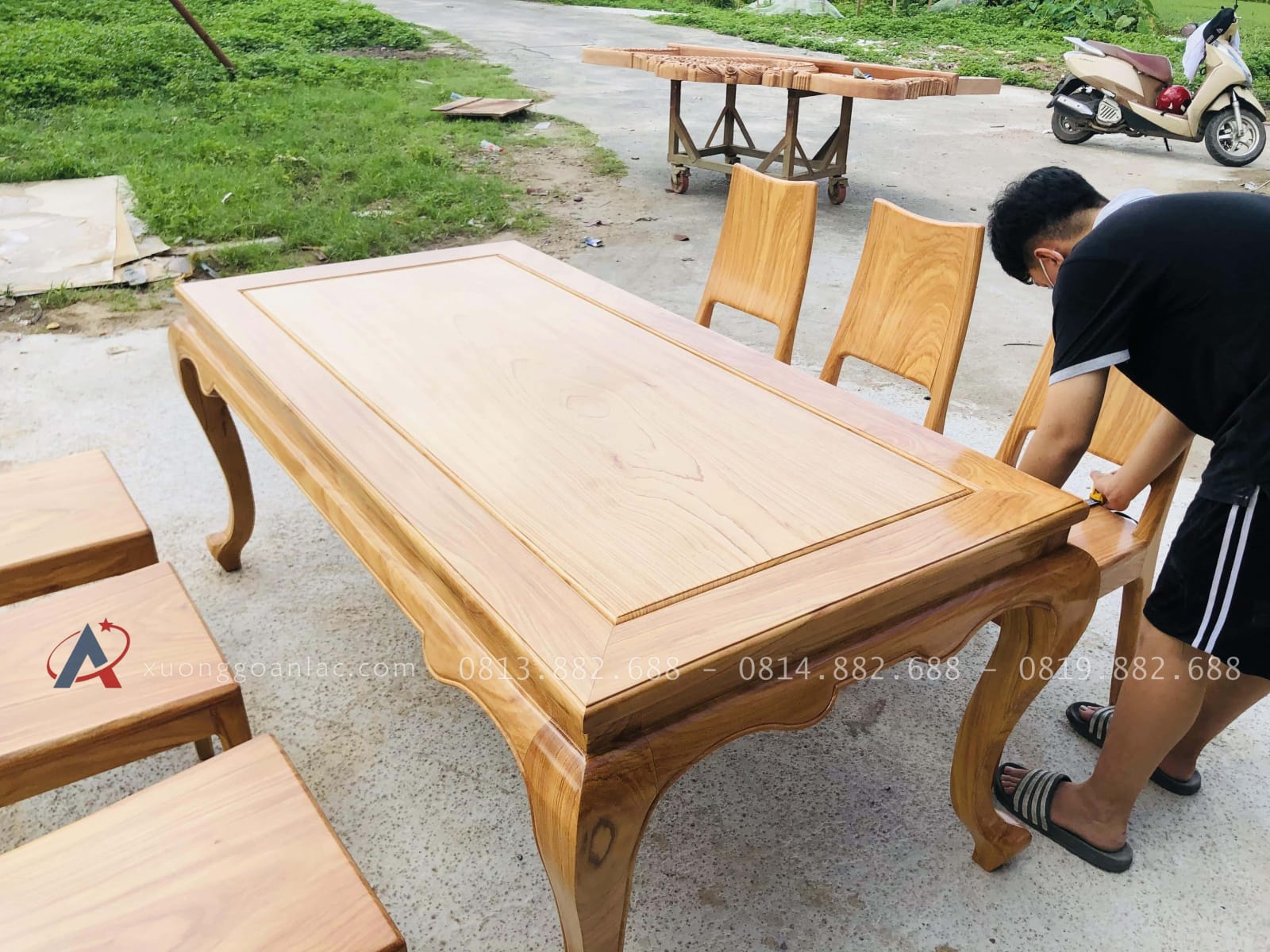 Bộ bàn ăn chữ nhật 6 ghế hiện đại gỗ gõ đỏ cao cấp (Anh Thịnh, Bắc Ninh) 30 mặt bàn thiết kế khung tranh