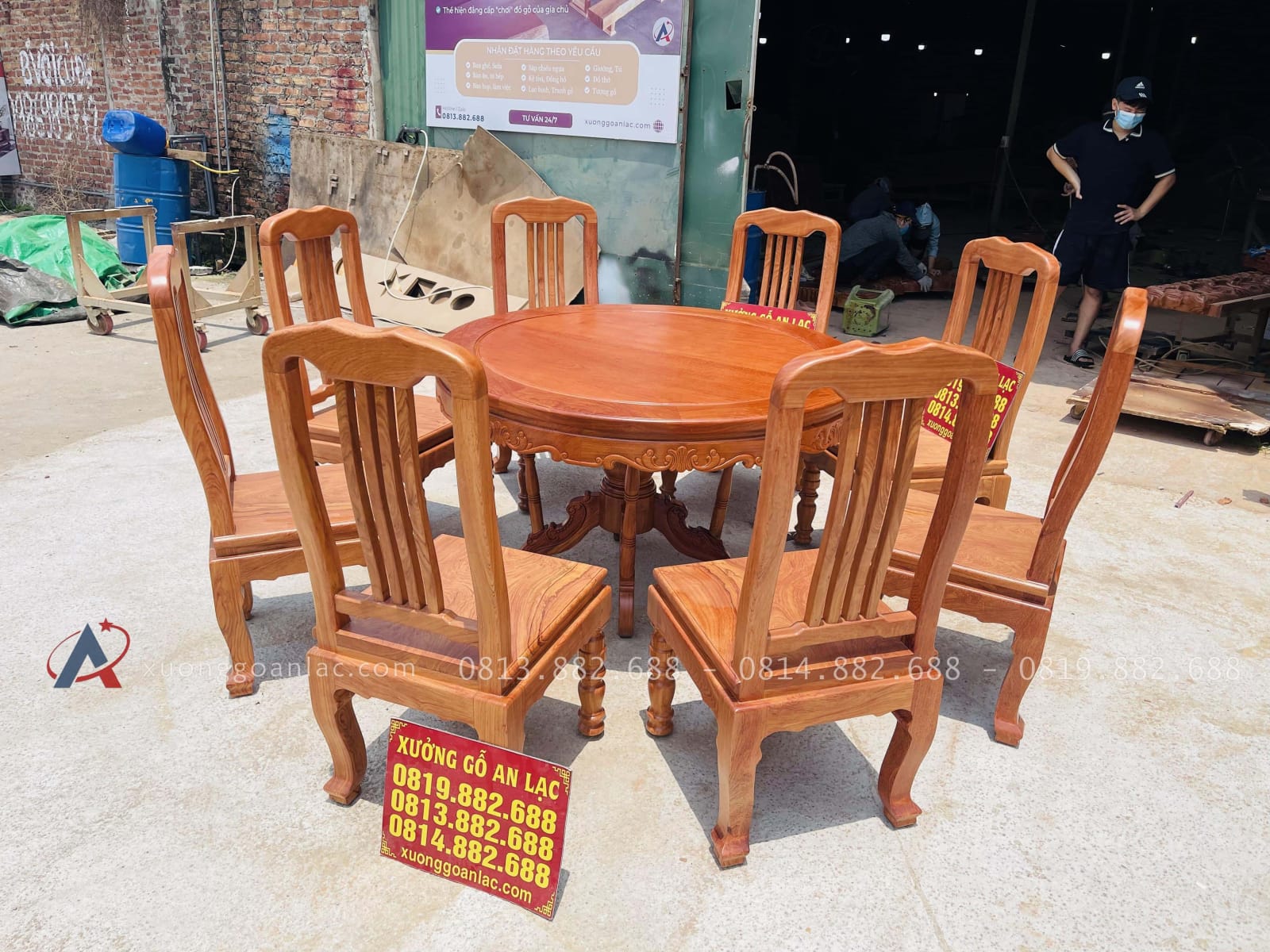Bộ bàn ăn tròn kết hợp 8 ghế chữ lan gỗ hương đá (Anh Thành, Long Biên - Hà Nội) 20 bộ bàn ăn tròn kết hợp 8 ghế chữ lan gỗ hương đá