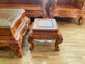 Bàn giao bộ bàn ghế hoàng gia 6 món chân 14 và kệ tivi gỗ hương đá (Anh Đoàn chị Vân - Hải Dương) 28 đôn ngồi louis hoàng gia gỗ hương đá