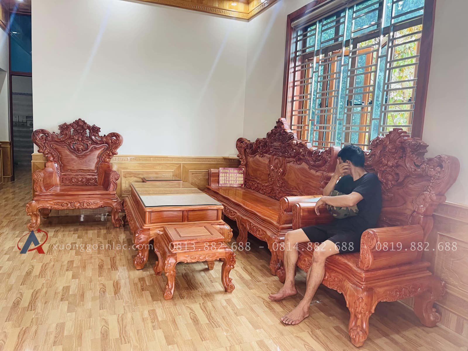 Bàn giao bộ bàn ghế hoàng gia 6 món chân 14 và kệ tivi gỗ hương đá (Anh Đoàn chị Vân - Hải Dương) 33 mẫu bàn ghế louis hoàng gia gỗ hương đá