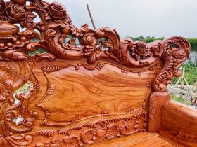 Combo bàn ghế hoàng gia 6 món và kệ tivi gỗ hương đá (Anh Kiên, Vũng Tàu) 21 vách ghế chạm khung lá tây để trơn