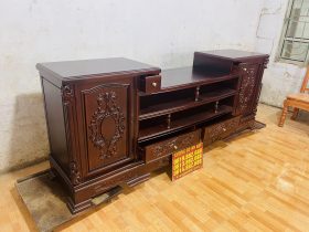 Mẫu kệ tivi AL 02 gỗ gõ đỏ (Chú Bình, Hà Nội) 9 mẫu kệ tivi gỗ gõ đỏ phun Pu gam màu cánh gián đậm