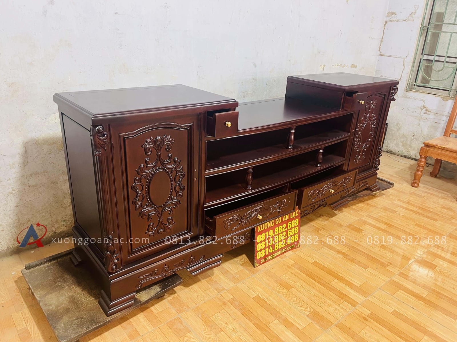 Mẫu kệ tivi AL 02 gỗ gõ đỏ (Chú Bình, Hà Nội) 17 mẫu kệ tivi gỗ gõ đỏ phun Pu gam màu cánh gián đậm