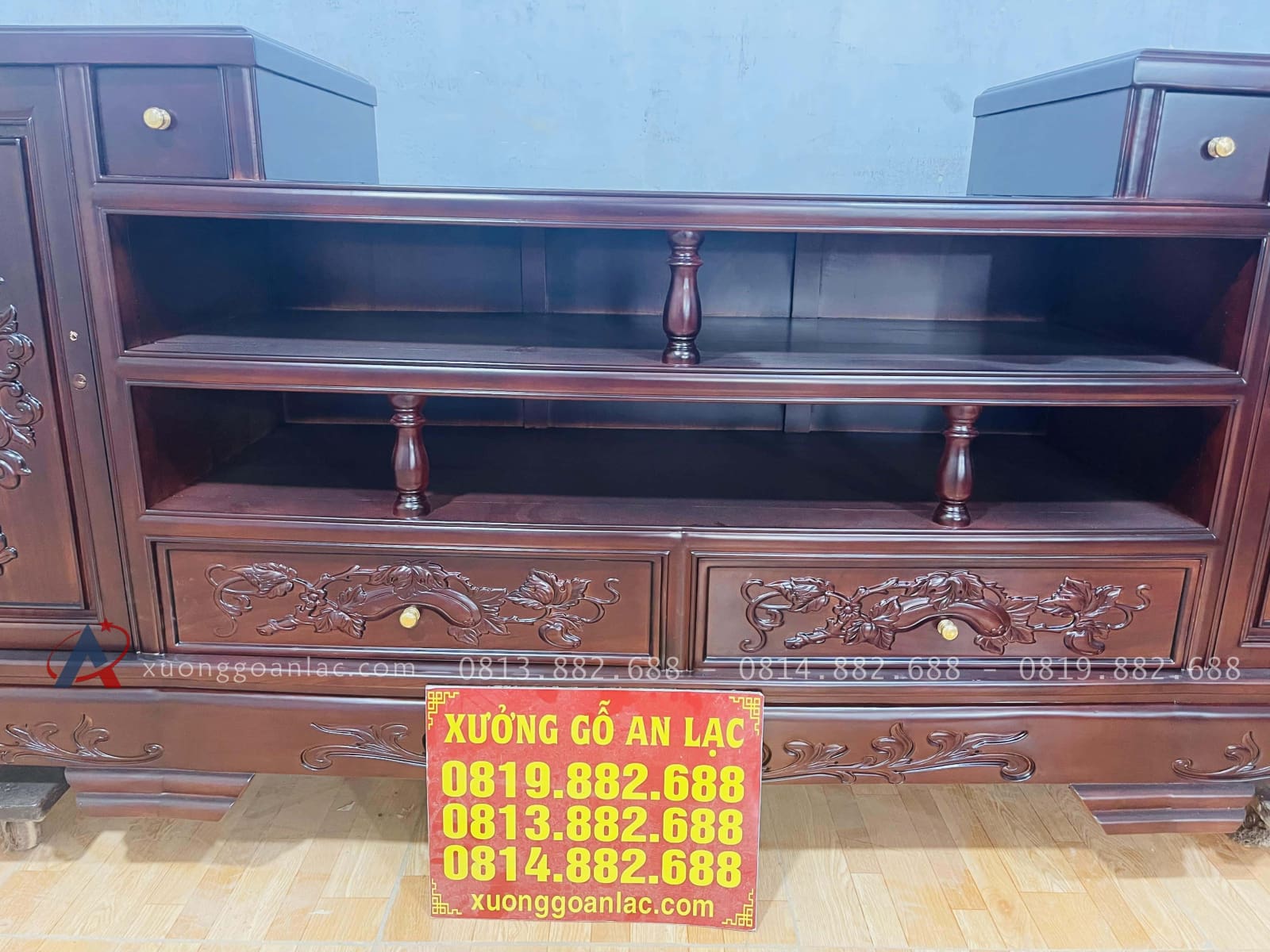 Mẫu kệ tivi AL 02 gỗ gõ đỏ (Chú Bình, Hà Nội) 19 thân kệ thiết kế nhiều ô mở ngăn kéo