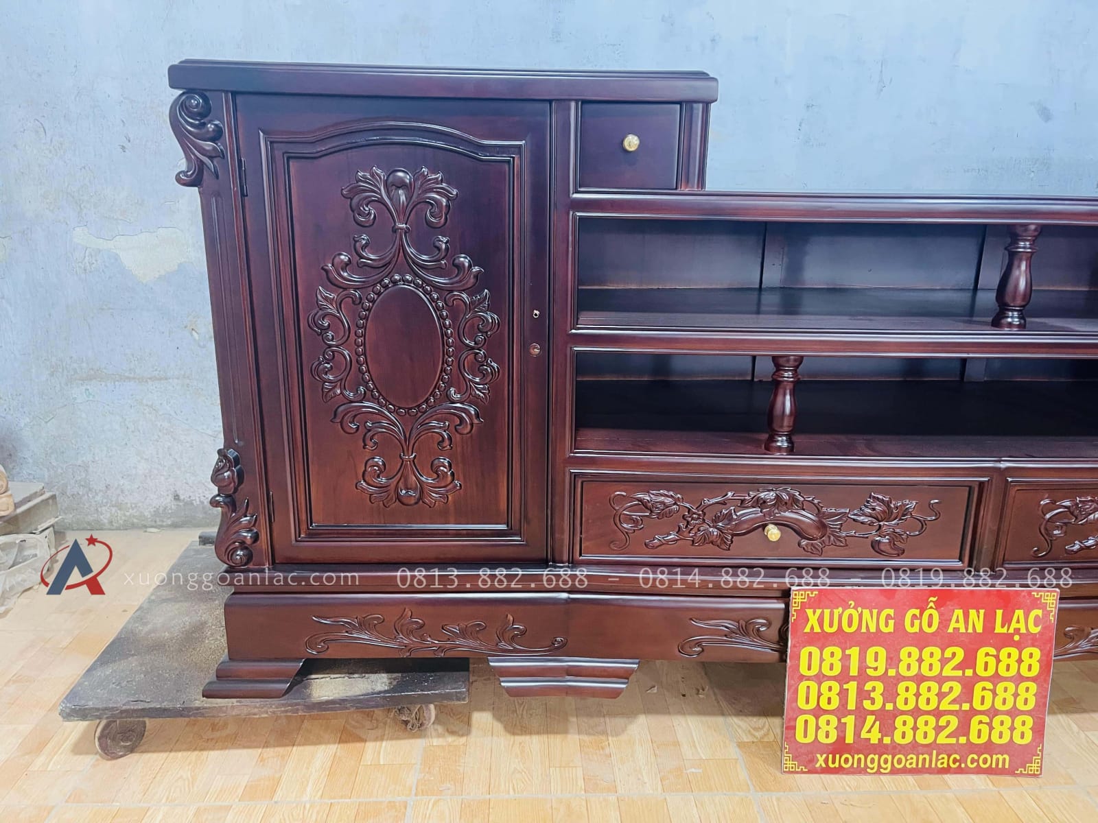 Mẫu kệ tivi AL 02 gỗ gõ đỏ (Chú Bình, Hà Nội) 5 2 bên thiết kế tủ cánh mở