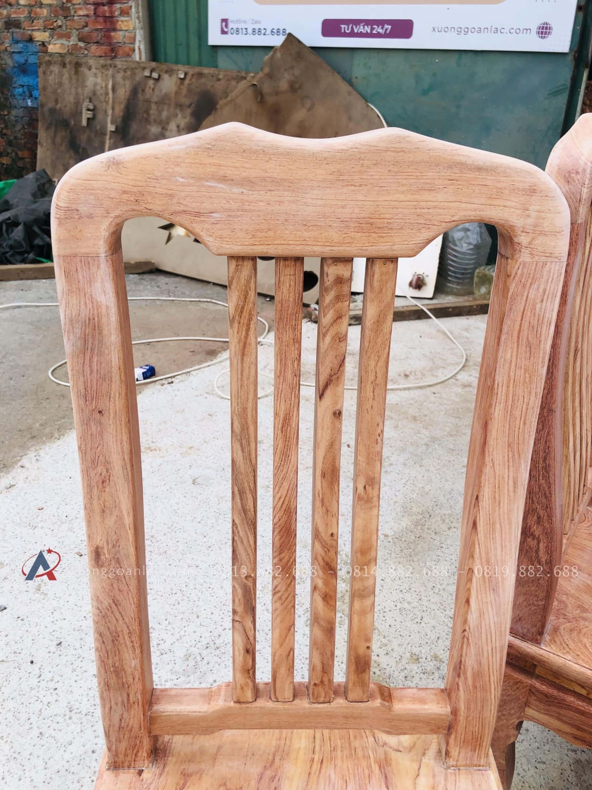 Bộ bàn ăn chữ nhật 8 ghế hiện đại gỗ hương đá (Chị Khuê, Bắc Ninh) 40 lưng ghế ăn hiện đại