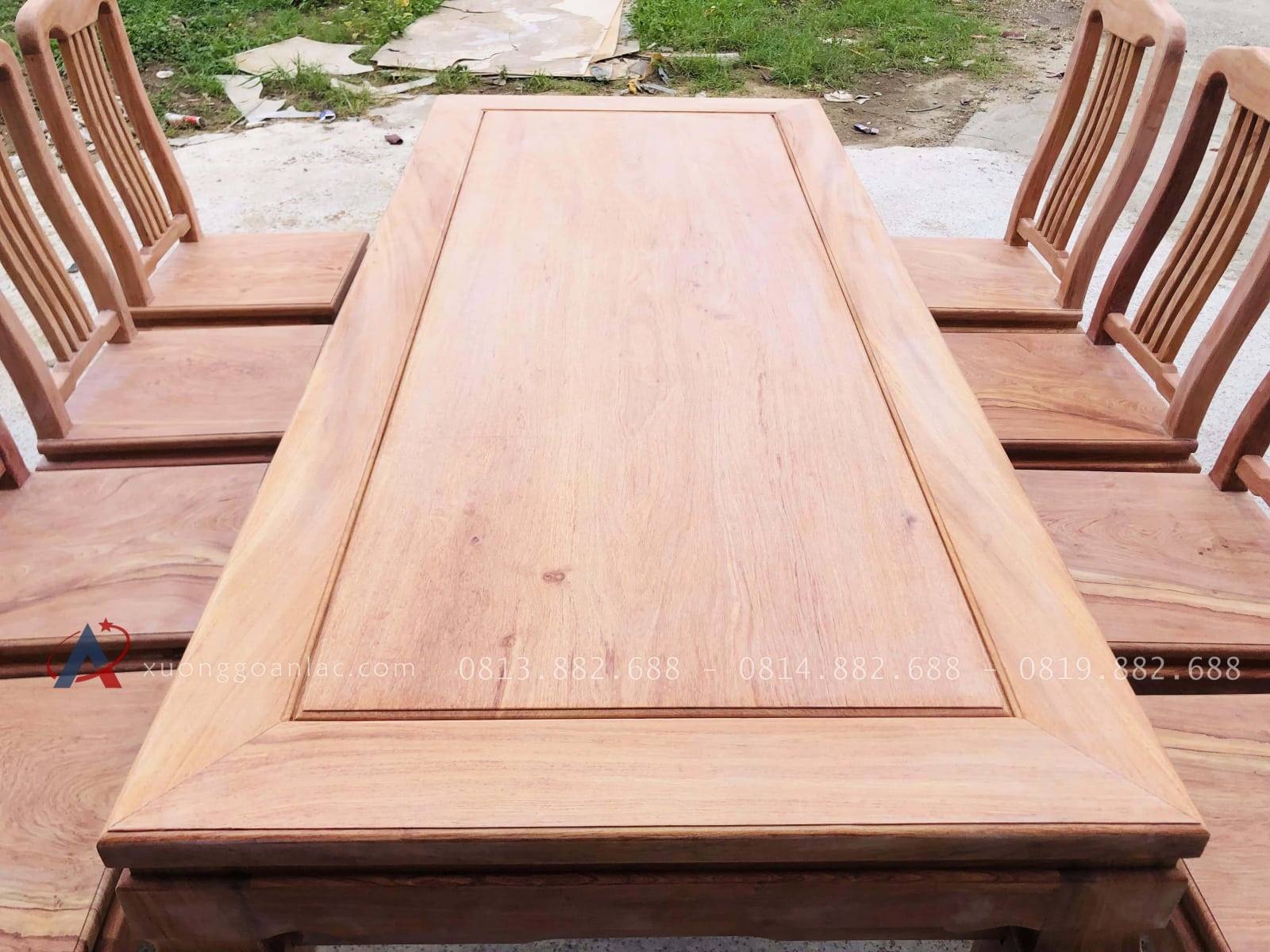 Bộ bàn ăn chữ nhật 8 ghế hiện đại gỗ hương đá (Chị Khuê, Bắc Ninh) 33 bàn ăn chữ nhật gỗ hương đá