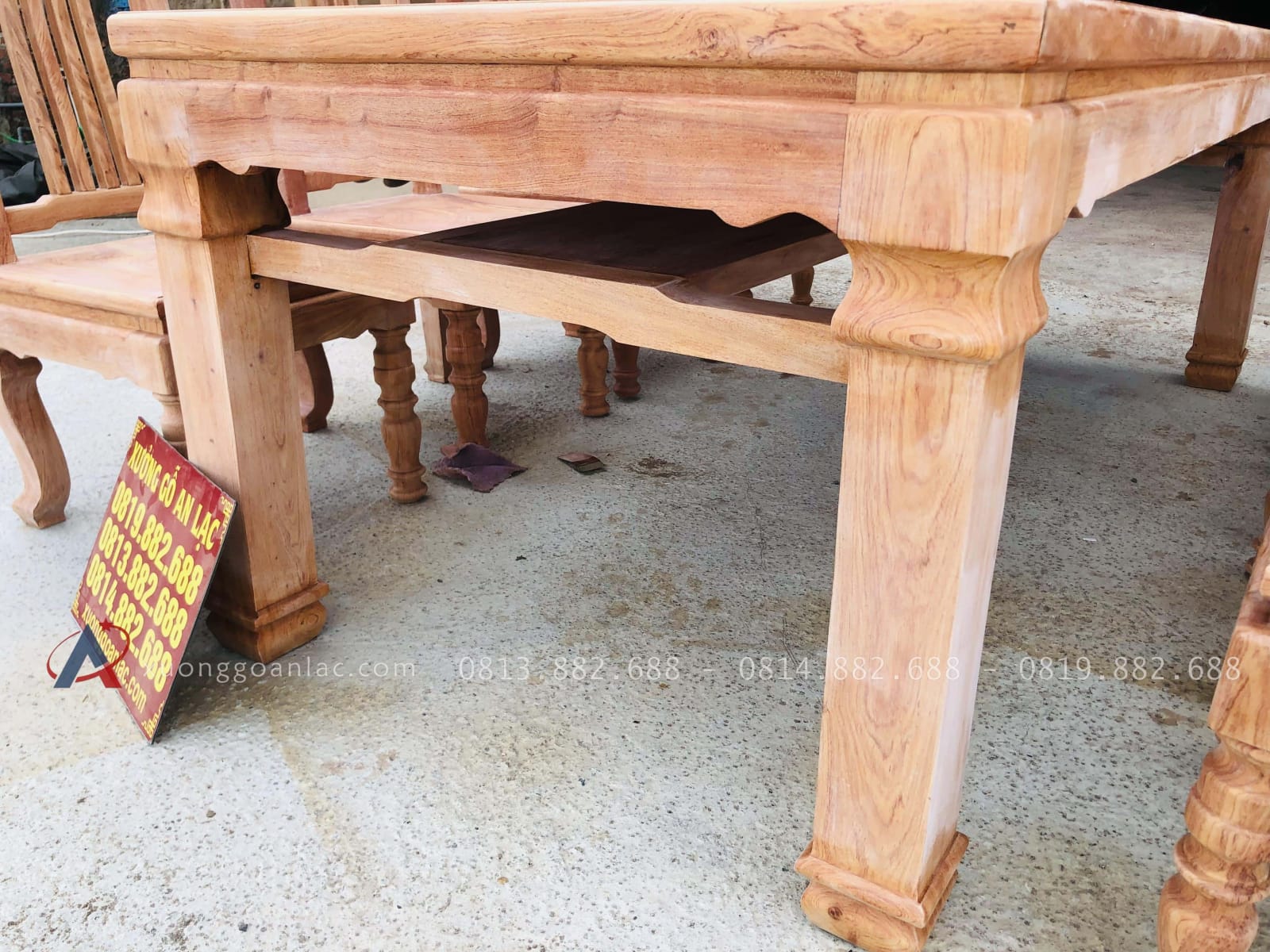 Bộ bàn ăn chữ nhật 8 ghế hiện đại gỗ hương đá (Chị Khuê, Bắc Ninh) 36 chân bàn 12p