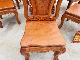 Bộ bàn ăn tròn 6 ghế hồng hạt gỗ hương đá cao cấp (Anh Thắng, Phú Thọ) 19 mặt ngồi ván tràn soi viền