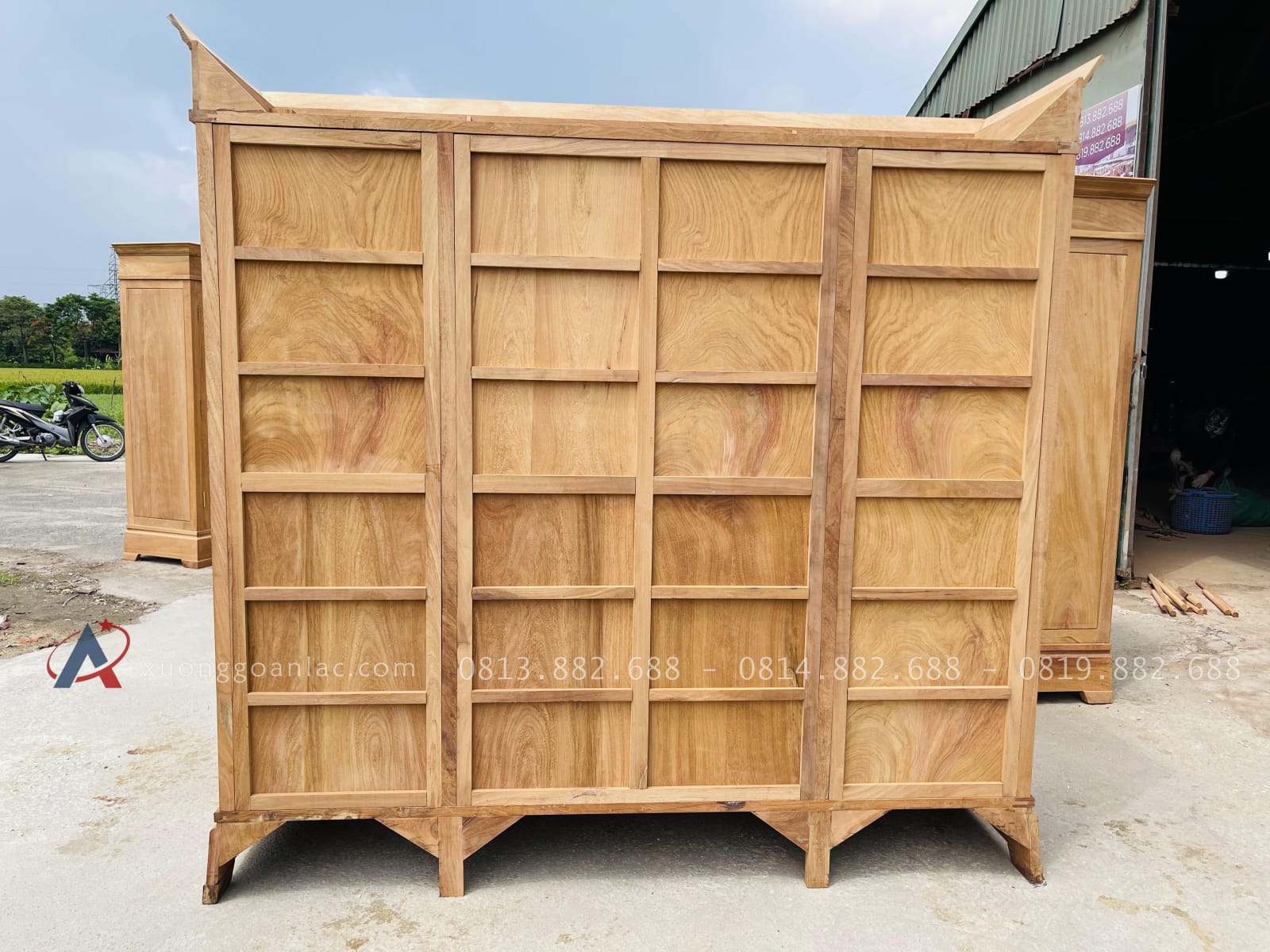 Mẫu tủ quần áo gỗ gõ đỏ hiện đại 31 mặt hậu gia cố nhiều thang ngang