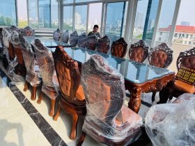 Siêu phẩm 2 bàn ăn hoàng gia 24 ghế louis bọc đệm gỗ gõ đỏ (Anh Định, Vĩnh Phúc) 31 bộ bàn ghế ăn được bàn giao