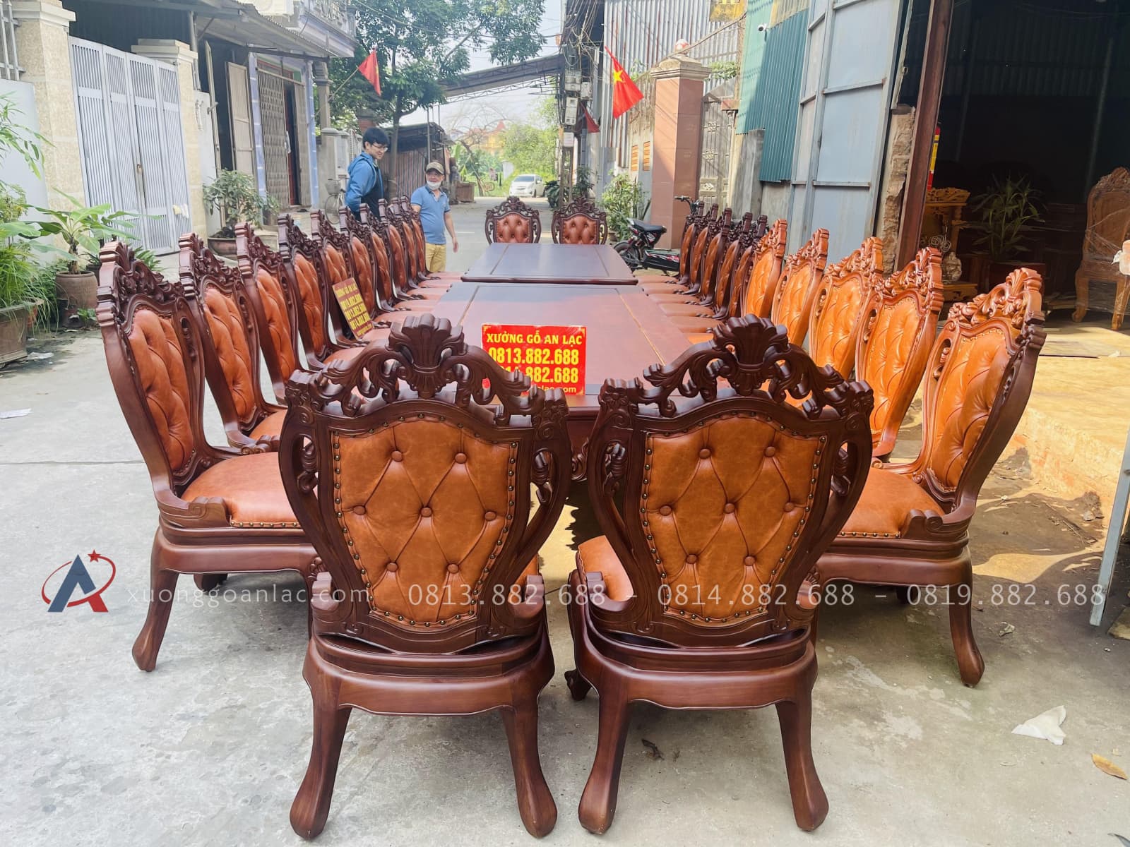 Siêu phẩm 2 bàn ăn hoàng gia 24 ghế louis bọc đệm gỗ gõ đỏ (Anh Định, Vĩnh Phúc) 40 bàn ghế ăn cao cấp đục 2 mặt