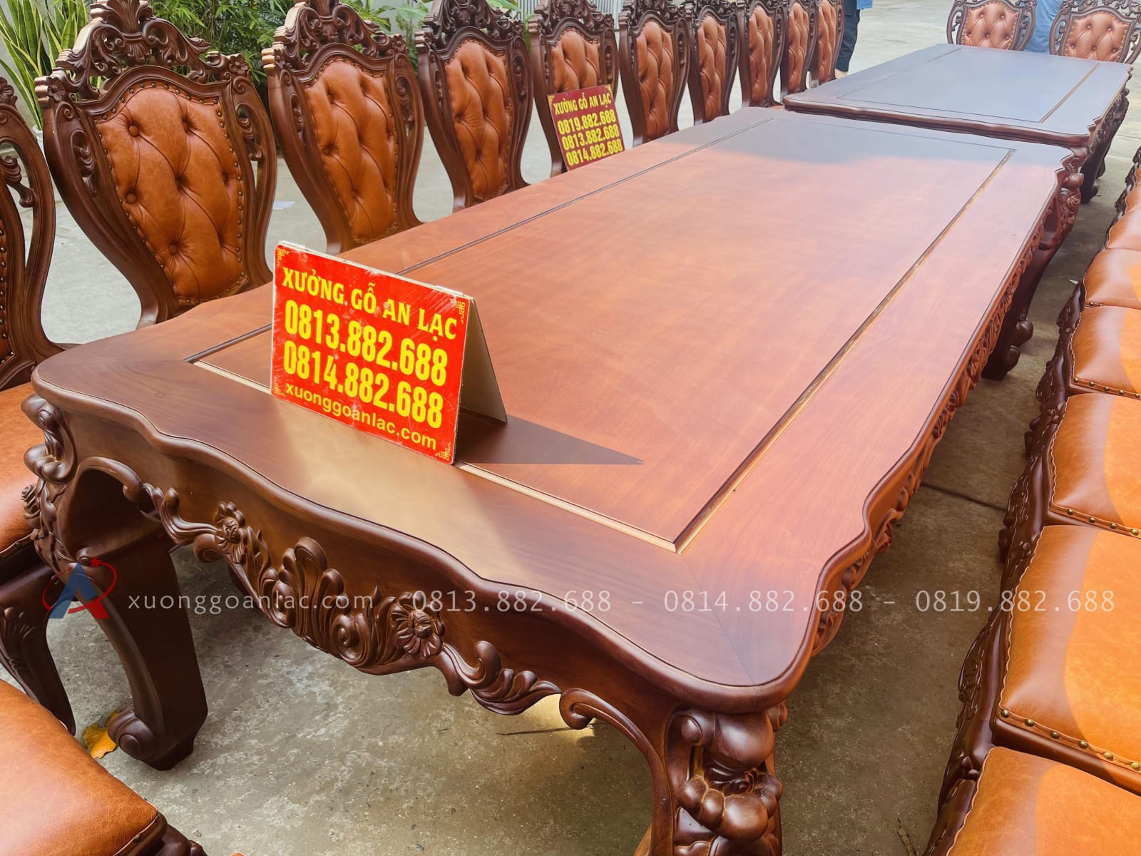 Siêu phẩm 2 bàn ăn hoàng gia 24 ghế louis bọc đệm gỗ gõ đỏ (Anh Định, Vĩnh Phúc) 43 bàn ăn khung ván soi viền mềm mại
