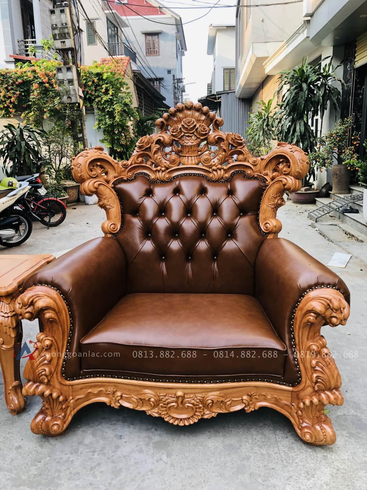Bàn giao bộ bàn ghế hoàng gia bọc đệm gỗ gõ đỏ 10 món cho Anh Nghiêm- Bắc Ninh 42 mẫu ghế đơn louis hoàng gia