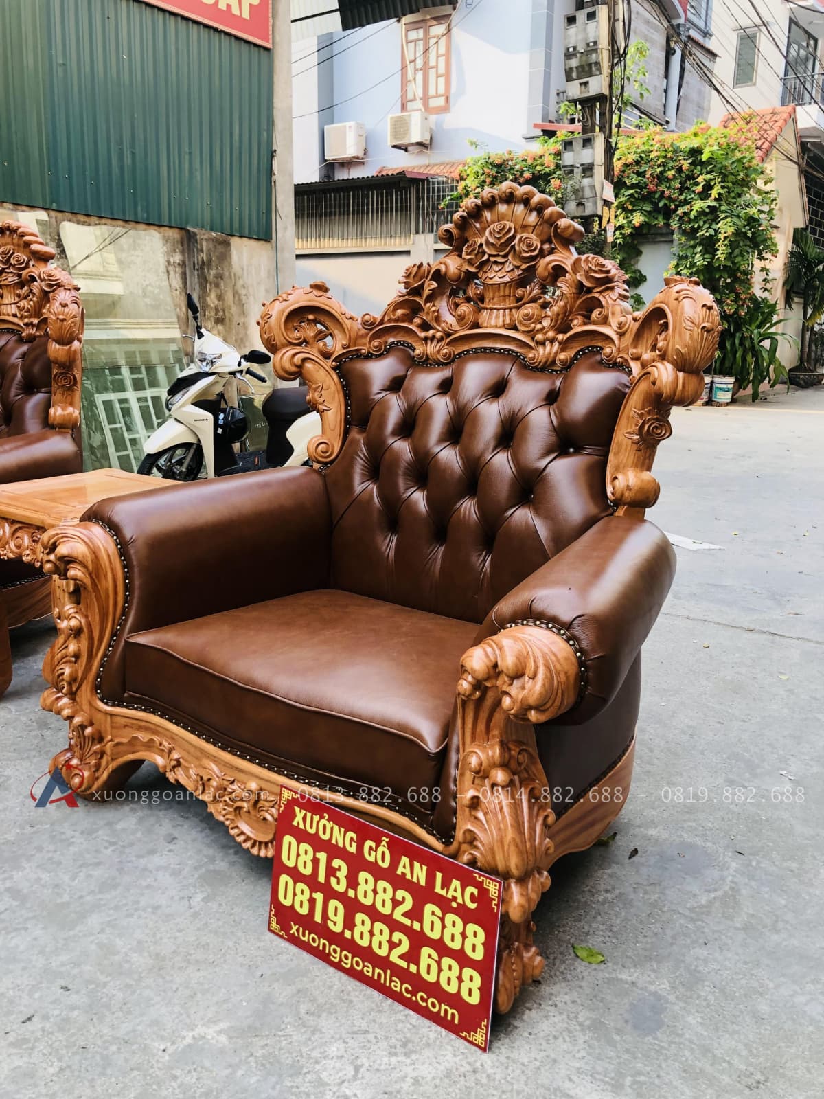 Bàn giao bộ bàn ghế hoàng gia bọc đệm gỗ gõ đỏ 10 món cho Anh Nghiêm- Bắc Ninh 43 ghế đơn louis bọc đệm