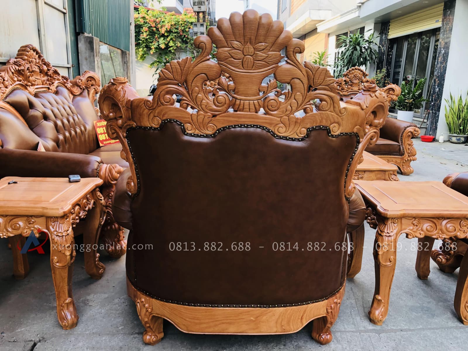Bàn giao bộ bàn ghế hoàng gia bọc đệm gỗ gõ đỏ 10 món cho Anh Nghiêm- Bắc Ninh 45 lưng ghế đục tỉa 2 mặt