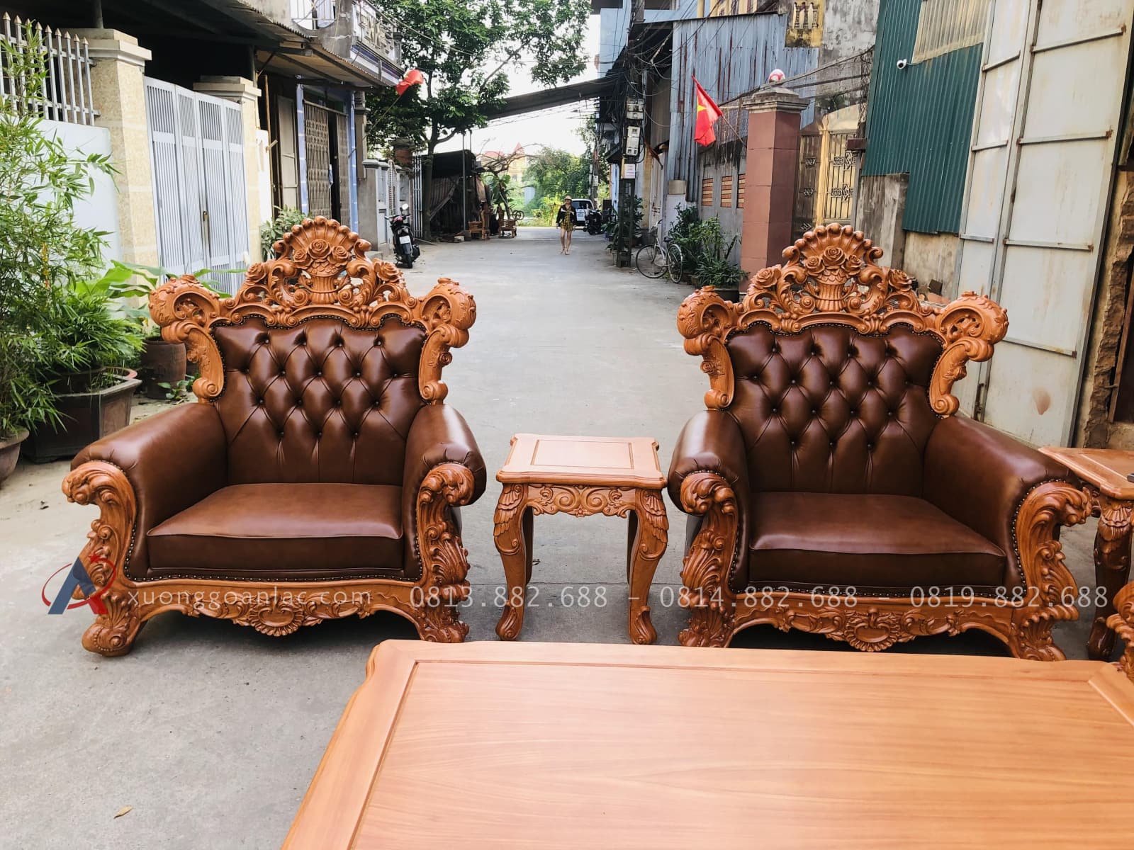 Bàn giao bộ bàn ghế hoàng gia bọc đệm gỗ gõ đỏ 10 món cho Anh Nghiêm- Bắc Ninh 35 bàn ghế louis hoàng gia gỗ gõ bọc đệm da